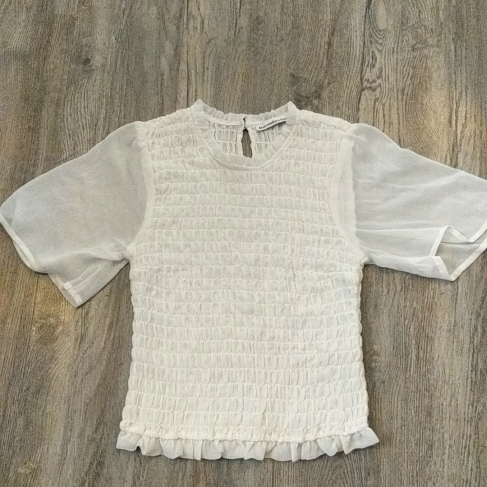 Off-white Abercrombie & Fitch smocked top XS